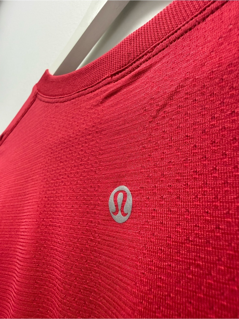 Lululemon Swiftly Relaxed Long-Sleeve Shirt - Oxford Red, size 6 - Picture 6 of 6